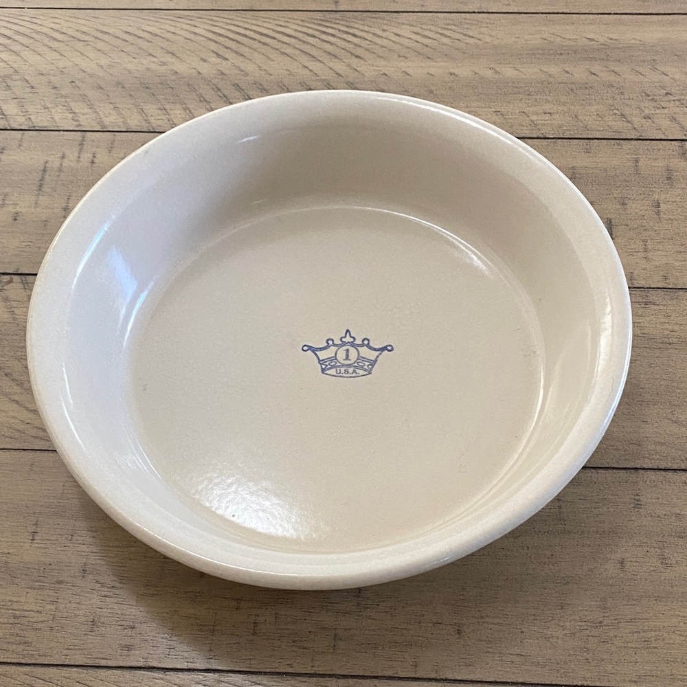 Robinson Ransbottom pottery pie plate. 10” x 2”